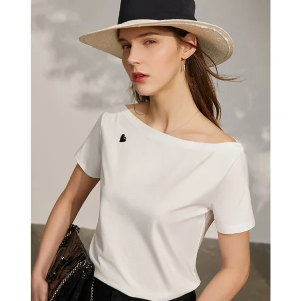 AMII Minimalism T-shirt for Women, Spring New, Petite, All-match, Office Lady, Slash Neck, Loose, Embroidery